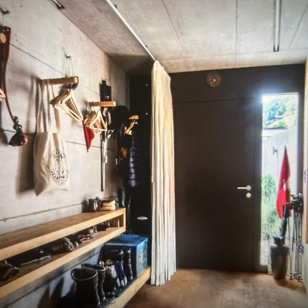 Grand 5-br Duplex Near Slopes & Sauna بيت للعطل *